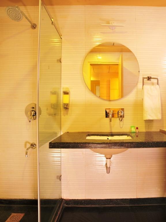 Hotel Krishna Palace New Delhi Room photo